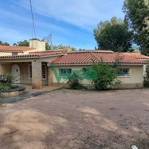 Casa En Venta Centro Altantida, A Metros Playa, 4 Dorm, 4 Baños