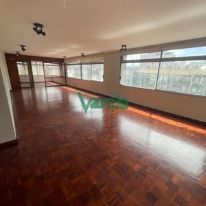 Venta Oficina, Cuidad Vieja,75 M2 ,baño, Cocina, Luminosa, Todo A Nuevo