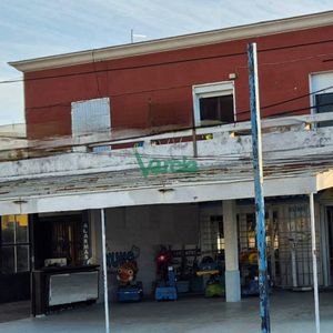 2 Apartamentos Y 2 Locales Comerciales En Atlántida