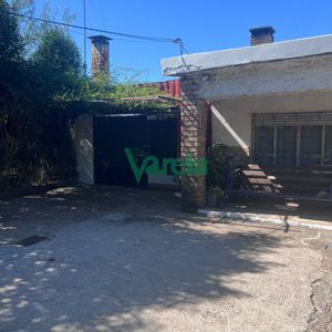 Venta Casa Con Terreno Y 2 Apartamentos Colon Ideal Renta