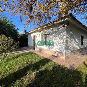 Venta De Casa En Neptunia Sur, Chalé De Tejas, 3 Dormitorios