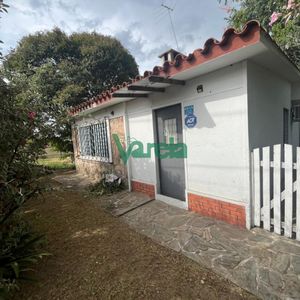 Venta De Casa En Salinas, 1 Dormitorio Y Demás