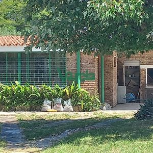 Venta De Casa En Pinamar Sur De 1 Dormitorio, Propiedad Horizontal