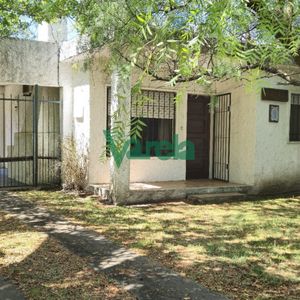 Casa 2 Dormitorios En La Floresta A 7 Cuadras De La Playa