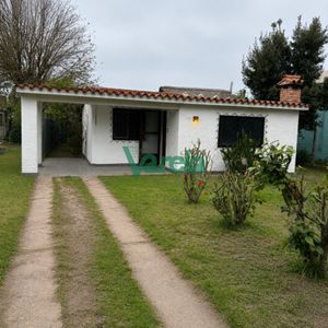 2 Dormitorios, Amplia Cocina Con Parrillero