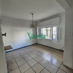 Alquiler Casa Goes, 2 Dormitorios, Patio Parrillero, Casi Gral Flores