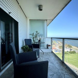 Venta Apartamento 3 Dormitorios Y Servicio Sobre La Rambla Garage Pocitos