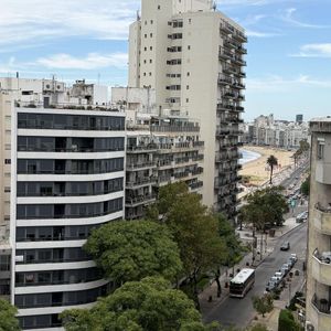 Alquiler Pocitos Apartamento U Oficina ,  1 Dormitorio Opción Con Garage