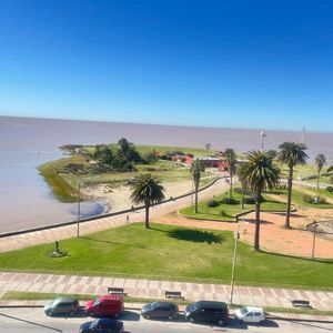 Venta Apartamento Rambla  4 Dormitorios Estar Servicio  Garaje