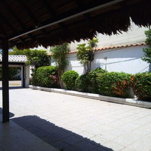 Hermosa Casa En Alquiler Con 5 Dormitorios