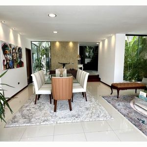 En Venta  Lujosa Casa Con Elegancia,amplitud Y Comodidad