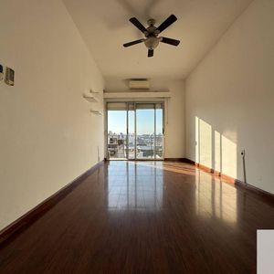 Apartamento En Venta Al Frente ,zona Centro!!
