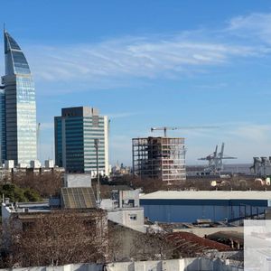 Apartamento De 3 Dormitorios Con Vista !!