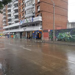 Alquiler De Cochera En Tres Cruces