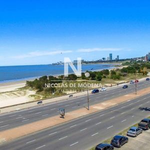 Venta Apartamento De 2 Dormitorios A Metros Del Mar En Malvin,montevideo!