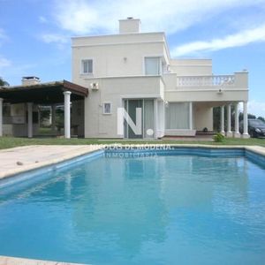 Punta Ballena Casa En Venta Cuatro Dormitorios