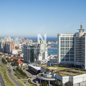 Hermoso Penthouse En Venta Con Vista Panorámica, Alexander Boulevard. Punta Del Este.