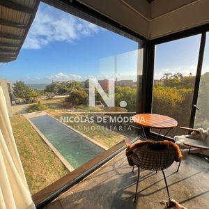 Casa Cómoda Con Espacios Hermosos De 5 Dormitorios En Punta Piedras