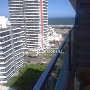 Apartamento De 2 Dormitorios En Venta En Punta Del Este