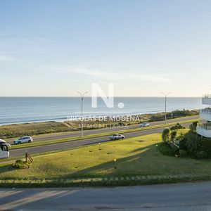 Departamento De 2 Suites + Depedencia En Venta Frente Al Mar.
