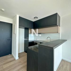 Apartamentoen Venta De 1 Dormitorio A Estrenar Con Patio En Punta Carretas.