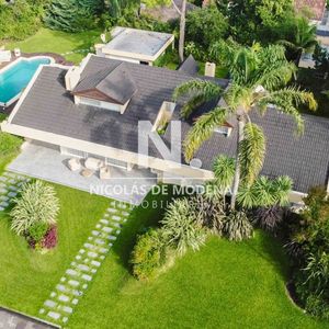Parada 10 De Playa Mansa. Hermoso Chalet De 6 Dormitorios En Venta.