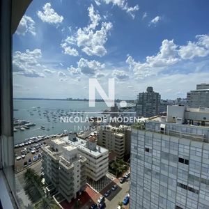Hermoso Departamento De 3 Dormitorios Con Amplios Espacios