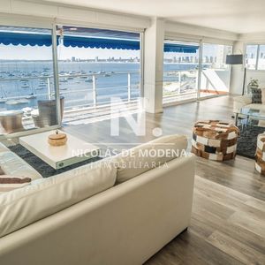 Departamento En Venta De 6 Dormitorios Frente Al Puerto De Punta Del Este.