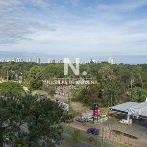 En Reconocido Complejo Sobre Roosevelt, 4 Dormitorios, Vista Despejada
