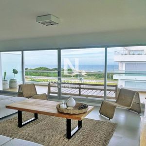 Apartamento En Venta De 3 Dormitorio En Playa Brava , Punta  Del Este