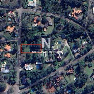 Terreno De 1.067 Metros En Venta En El Golf, Punta Del Este.
