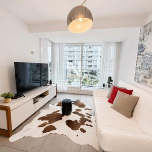 Apartamento En Venta De 1 Dormitorios A Pasos Del Shopping En Punta Del Este.