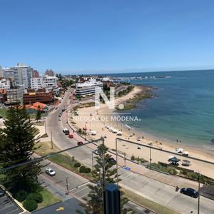 En Alquiler Apartamento De 3 Dormitorios En Mansa, Punta Del Este