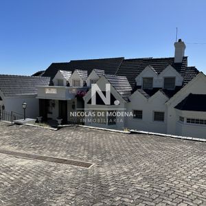 Vende Casa En Punta Ballena De 4 Dormitorios En Suite.