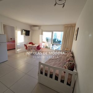En Venta Y Alquiler Apartamento De 1 Dormitorio En Suite Con Garage, Península, Punta Del Este
