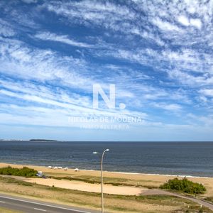 Espectacular Apartamento En Mansa Frente Al Mar, Unidad De 4 Dormitorios En Venta