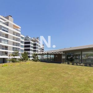 En Venta Apartamento En Brava Punta Del Este De 3 Dormitorios.
