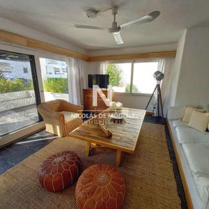Vende Apratamento 2 Dormitorios Con Vista Al Mar En Rincon Del Indio.