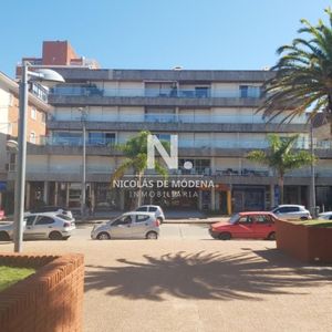 Apartamento En Península - Punta Del Este De 2 Dormitorios En Venta