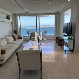 Venta Apartamento En  Mansa Frente Al Mar Tres Suites Y Dependencias
