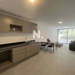 Apartamento De 1 Dormitorio A Tan Solo 200 M De La Rambla Con Patio - Pocitos. Montevideo