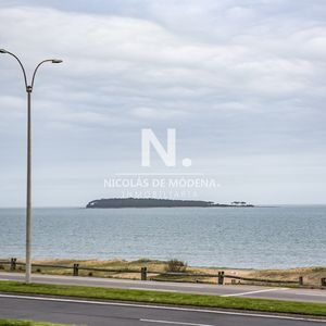 Departamento De 3 Dormitorios En Venta. Gran Oportunidad En Mansa.