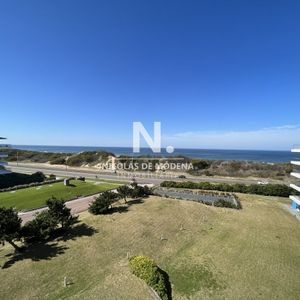 En Venta Apartamento De 3 Dormitorios En Brava, Punta Del Este.