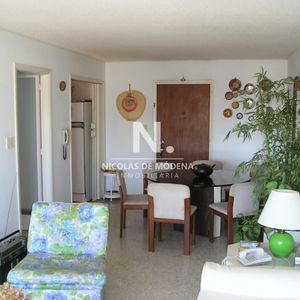 Vende Apartamento De 3 Dormitorios En Peninsula, Con Agradable Vista.