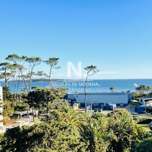 Apartamento En Mansa - Punta Del Este En Venta De 3 Dormitorios.