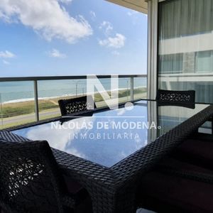 Apartamento En Venta En Mansa, Punta Del Este De 3 Dormitorios.