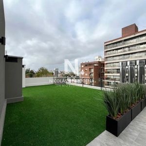 Venta Apartamento De 2 Dormitorios Con Parillero En Malvin,montevideo!