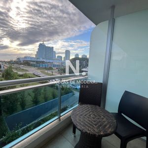 Apto De 2 Dormitorios En Venta. Punta Del Este. Maldonado