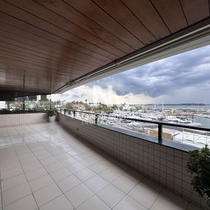 Departamento En Portofino Con 2 Garajes Y Hermosa Vista Al Puerto, Punta Del Este