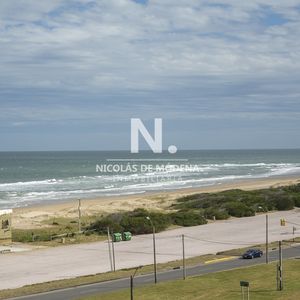 Espectacular Departamento En Venta En Playa Brava Frente Al Mar. 4 Dormitorios. Torre Le Parc